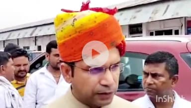 संभल: स्वतंत्रता दिवस के मौके पर पुलिस लाइन में पहुंचे जिलाधिकारी ने स्वतंत्रता दिवस का महत्व बताया और देश के विकास की बात कही