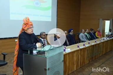 ग्वालियर गिर्द: उच्च न्यायालय ग्वालियर में प्रशासनिक न्यायाधिपति आनंद पाठक ने किया ध्वजारोहण