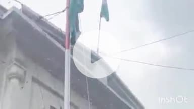 संभल: स्वतंत्रता दिवस के उपलक्ष्य में नगर पालिका में नगर पालिका अध्यक्ष अशिया मुशीर और अधिशासी अधिकारी ने किया ध्वजारोहण