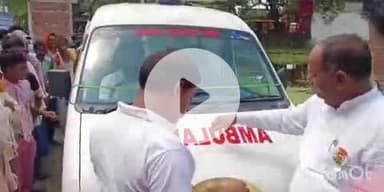 फतुहा: 79वें स्वतंत्रता दिवस पर पुनाडीह पंचायत के मुखिया मनोज कुमार ने पंचायतवासियों के लिए निजी कोष से एम्बुलेंस दिया