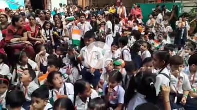 मथुरा: सरस्वती शिशु मंदिर मथुरा में देशभक्ति और उमंग के माहौल में मनाया गया स्वतंत्रता दिवस