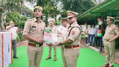 अमरोहा: अमरोहा में चड्डी गैंग से पुलिस के छूटे पसीने, तीन बदमाशों को गिरफ्तार, डकैती का खुलासा करने पर सिपाही को SP ने सम्मानित किया