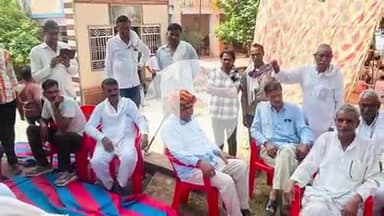 करौली: रुधौड़ स्थित देवेंद्रेश्वर महादेव मंदिर में आयोजित भंडारे में विधायक दर्शनसिंह गुर्जर का ग्रामीणों ने किया स्वागत