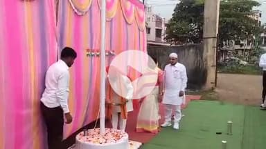 अक्कलकुवा: कृषी उत्पन्न बाजार समिती अक्कलकुवा येथे आमदार आमश्या पाडवी यांच्या हस्ते ध्वजारोहण संपन्न