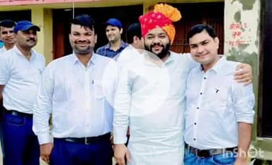 एत्मादपुर: खंदौली ब्लॉक कार्यालय परिसर में ब्लॉक प्रमुख ने किया ध्वजारोहण