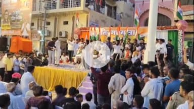 सरदारशहर: गांधी चौक में भाजपा नेता राजेंद्र राठौड़ ने नगर परिषद द्वारा लगाए गए 71 फीट ऊंचे तिरंगे का किया उद्घाटन