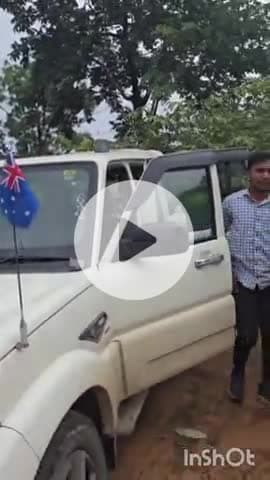 कोंडागांव: स्वतंत्रता दिवस के दिन टाटामारी में इंग्लैंड का झंडा लगाकर घूम रहे थे पर्यटक, देखकर SDOP ने ड्राइवर को लगाई फटकार