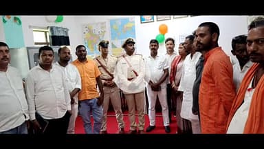 नबीनगर: केरका में BRBCL द्वारा छात्रों को किया गया सम्मानित, थानाध्यक्ष भी रहे मौजूद