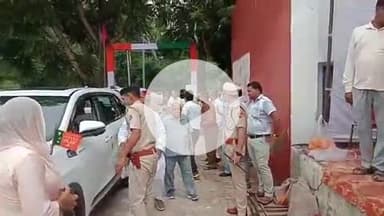 लोहारू: विधायक घनश्याम सर्राफ ने स्वतंत्रता दिवस पर चौधरी देवीलाल स्टेडियम में ध्वजारोहण कर परेड की सलामी ली