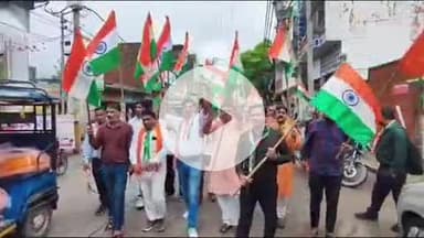 अमरोहा: 79 वे स्वतंत्रता दिवस के अवसर पर विश्व हिंदू महासंघ भारत ने गांधी मूर्ति से अंबेडकर पार्क तक निकाली तिरंगा यात्रा l