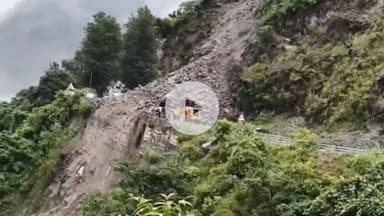 डुंडा: गंगोत्री हाइवे नालूपानी के पास बंद, तारें टूटने से 12 घंटे नेटवर्क कनेक्टिविटी भी रही बाधित