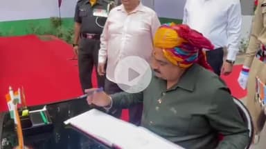 करनाल: डिप्टी स्पीकर कृष्ण मिड शहीदी स्मारक पर पहुंचे, शहीदों को किया नमन