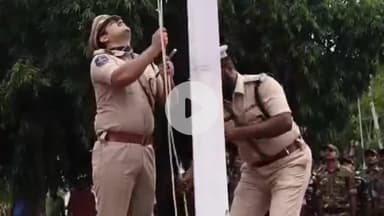 వాంకిడి: జిల్లా పోలీస్ కార్యాలయంలో జాతీయ జెండాను ఆవిష్కరించిన ఎస్పీ కాంతిలాల్ పాటిల్