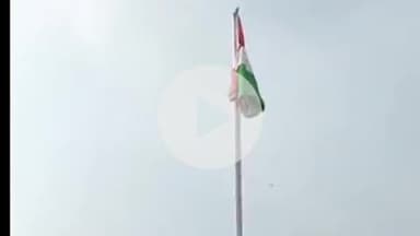 करौली: त्रिलोकचंदमाथुर स्टेडियम में जिला स्तरीय 79वें स्वतंत्रता दिवस पर DM ने किया ध्वजारोहण, 34 प्रतिभाओं को किया सम्मानित