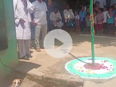 aaj lakshmipur me tiranga fahraya gaya