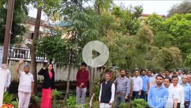 डुंडा: जनपद में स्वतंत्रता दिवस सादगी और देशभक्ति के साथ मनाया गया, गंगोत्री विधायक सुरेश चौहान ने किया ध्वजारोहण