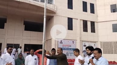 सतना के लोकप्रिय महापौर योगेश ताम्रकार जी ने नगर निगम में किया ध्वजारोहण