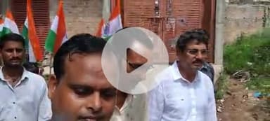 स्वतंत्रता दिवस के उपलक्ष में एक विशाल तिरंगा यात्रा ग्राम reo moth झांसी#देशभक्ति#राघवेंद्र भैया कॉमेडियन