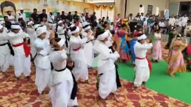 వాంకిడి: కలెక్టరేట్‌లో స్వాతంత్ర్య వేడుకల్లో ఆకట్టుకున్న విద్యార్థుల సాంస్కృతిక నృత్యాలు