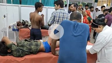 मिर्ज़ापुर: आदर्श इंटर कॉलेज के पास तिरंगा यात्रा में शामिल होकर लौटते समय बच्चों से भरी पिकअप पलटी, एक बच्चे की मौत, चार घायल