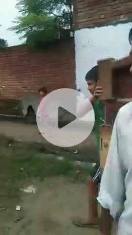 क्या दिखावटी #PDA की गाथा गाने वाले #रामजीलाल सुमन और #चंद्रशेखर_रावण #समाजवादी डेलिगेशन #कासगंज के गांव #मंडल