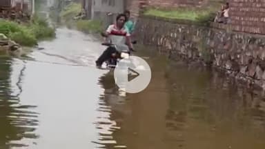 नूह: नूंह के नहर कालोनी पल्ला में भरा बारिश का पानी लोग परेशान, जिला प्रशासन से की समाधान करने की अपील#jansamsaya