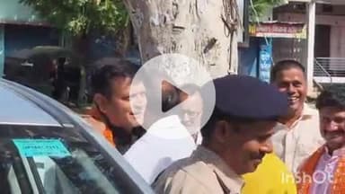 भभुआ: भभुआ मुंडेश्वरी पैलेस में भाजपा के राष्ट्रीय प्रवक्ता डॉ. अजय आलोक ने की प्रेस वार्ता