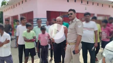 रामपुर: रात को आसमान में ड्रोन दिखाई देने पर क्या करें और क्या ना करें, इस बारे में 33 गांव के 1193 लोगों को पुलिस ने समझाया