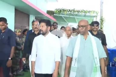 कांके: तेलंगाना के सीएम रेवंत रेड्डी पहुंचे नेमरा, पूर्व मुख्यमंत्री शिबू सोरेन के संस्कार भोज में हुए शामिल