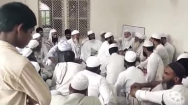 नूह: मालब गांव में कब्र खोदने को लेकर हुई महापंचायत, दोनों पक्षों ने मामला सुलझाया