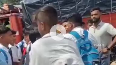 बरेली: इज्जत नगर थाना क्षेत्र के रॉयल पार्क के पास बस में सीट को लेकर छात्रों के दो गुटों में हुई मारपीट