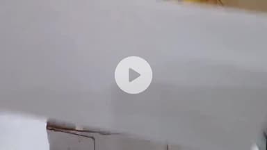 सरदारशहर: कृष्ण जन्माष्टमी को लेकर शहर के घंटाघर के आसपास की दुकानों पर खरीदारों की लगी भीड़, मटकी केक बने आकर्षण का केंद्र