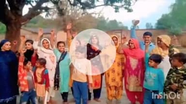 नानपारा: नवाबगंज क्षेत्र में गौवंश से परेशान ग्रामीण महिलाओं ने गौशाला की मांग को लेकर किया प्रदर्शन