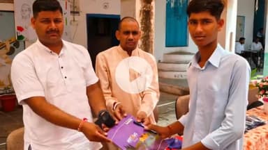 तारानगर: बास कांजन के सरकारी स्कूल में मेधावी विद्यार्थियों को ₹5100-5100 देकर किया गया सम्मानित