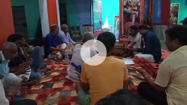 असरगंज: #असरगंज के मायाराम ठाकुर बाड़ी के मंदिर में आज कृष्ण जन्माष्टमी को लेकर भव्य कीर्तन भजन किया गया महिलाओं का उमड़ा भीड़