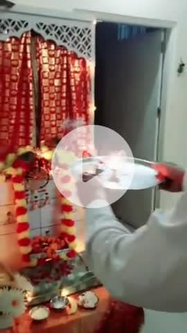 आप सभी को "श्रीकृष्ण जन्माष्टमी" के पावन पर्व की हार्दिक बधाई और शुभकामनाएं।।