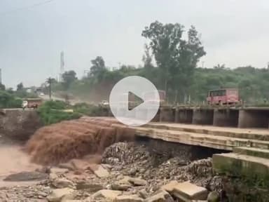 बद्दी: रता नदी पर बना पुल खतरे की निशानी, टूट सकता है बद्दी-नालागढ़ का संपर्क