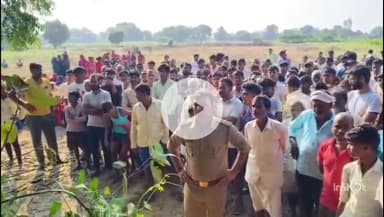 छिबरामऊ: गुरसहायगंज के मिरगावा में युवक का शव नीम के पेड़ पर फांसी के फंदे पर लटकता मिला, पुलिस को दी गई सूचना, जांच में जुटी