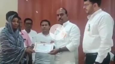 जयसिंहपुर: क्षेत्रीय विधायक व एसडीएम ने कादीपुर में पीड़ित परिवार को मुआवजे का चेक किया वितरण