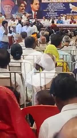 मूलनिवासी बहुजन महानायक माननीय वामन मेश्राम जी के नेतृत्व में प्रदेश अधिवेशन सुल्तानपुर जिले में हुआ संपन्न लाखों की संख्या में आए लोग जय मूलनिवासी जय भारत जय भीम जय संविधान।