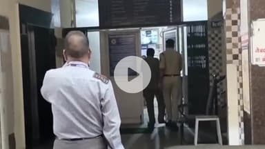 नीमच नगर: नीमच जिला चिकित्सालय में नशे में वार्ड बॉय का हंगामा, डॉक्टरों से गाली-गलौज, कैंट पुलिस मौके पर