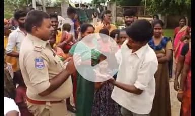 మద్దిరాల: మద్దిరాల మండల కేంద్రంలో తాళాలు పగలగొట్టి డబుల్ బెడ్ రూమ్ ఇళ్లలోకి ప్రవేశించిన పేద ప్రజలు