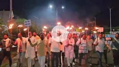 कोंडागांव: कोंडागांव कांग्रेस कमेटी ने केंद्र सरकार पर 'वोट चोरी' का आरोप लगाते हुए नगर में निकाली मशाल रैली