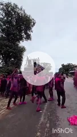 कोंडागांव: ग्राम बेड़मा में मटकी फोड़ प्रतियोगिता का आयोजन, DJ की धुन पर ग्रामीणों ने भगवान श्री कृष्ण की मूर्ति का विसर्जन किया