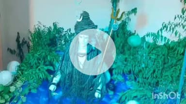 नानपारा: रिसिया कस्बे में जन्माष्टमी की धूम, शिव मंदिर में बाबा बर्फानी और देवकीनंदन की झांकी ने मन मोहा