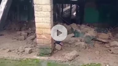 ਧਾਰ ਕਲਾਂ: ਧਾਰ ਖੇਤਰ ਦੇ ਪਿੰਡ ਮੰਗਨੇਤ ਵਿਖੇ ਬਾਰਿਸ਼ ਨੇ ਉਜਾੜੇ ਗਰੀਬਾਂ ਦੇ ਘਰ ਪਿੰਡ ਚ ਬਣੇ ਚਾਰ ਕੱਚੇ ਘਰਾਂ ਦੀਆਂ ਡਿੱਗੀਆਂ ਛੱਤਾਂ ਰਸਤੇ ਹੋਏ ਬੰਦ