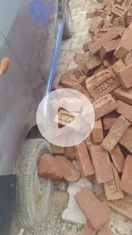 लोनी के थाना ट्रॉनिका सिटी के पूजा कॉलोनी मे दबागो द्वारा किया जा रहा है परेशान #thanatronicacity @colonigzb #