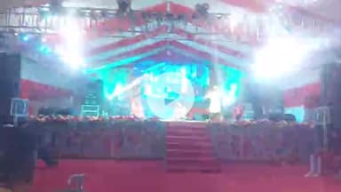 बारादाउत मंदिर महोत्सव के कार्यक्रम में मनहोक दृश्य देखते हुए | |