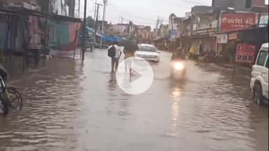 सहारनपुर: सहारनपुर में बारिश के कारण कॉलोनियों में जल भराव, नगर निगम के दावों की खुली पोल