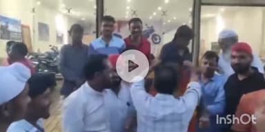 गंधवानी: गंधवानी में कांग्रेस जिलाध्यक्ष के स्वागत में लगे 'मोदी जी, योगी जी जिंदाबाद' के नारे, कांग्रेस प्रवक्ता की प्रतिक्रिया